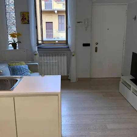 Sara - Sweet For Experience Apartment Milan